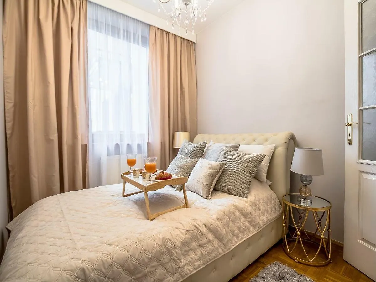 Apartment Skawinska A4You كراكوفيا 0*,  بولندا